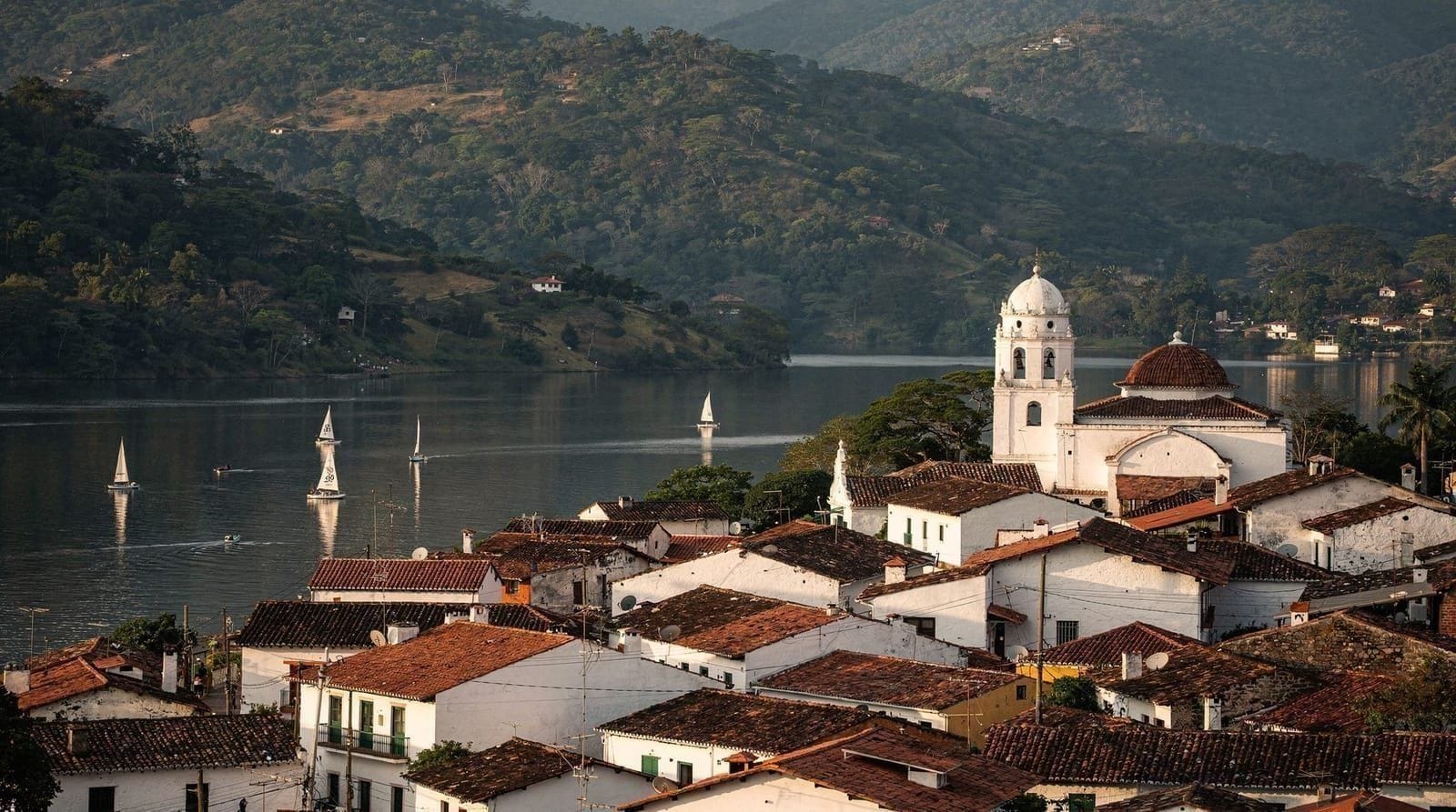 Valle de Bravo, Mexico City