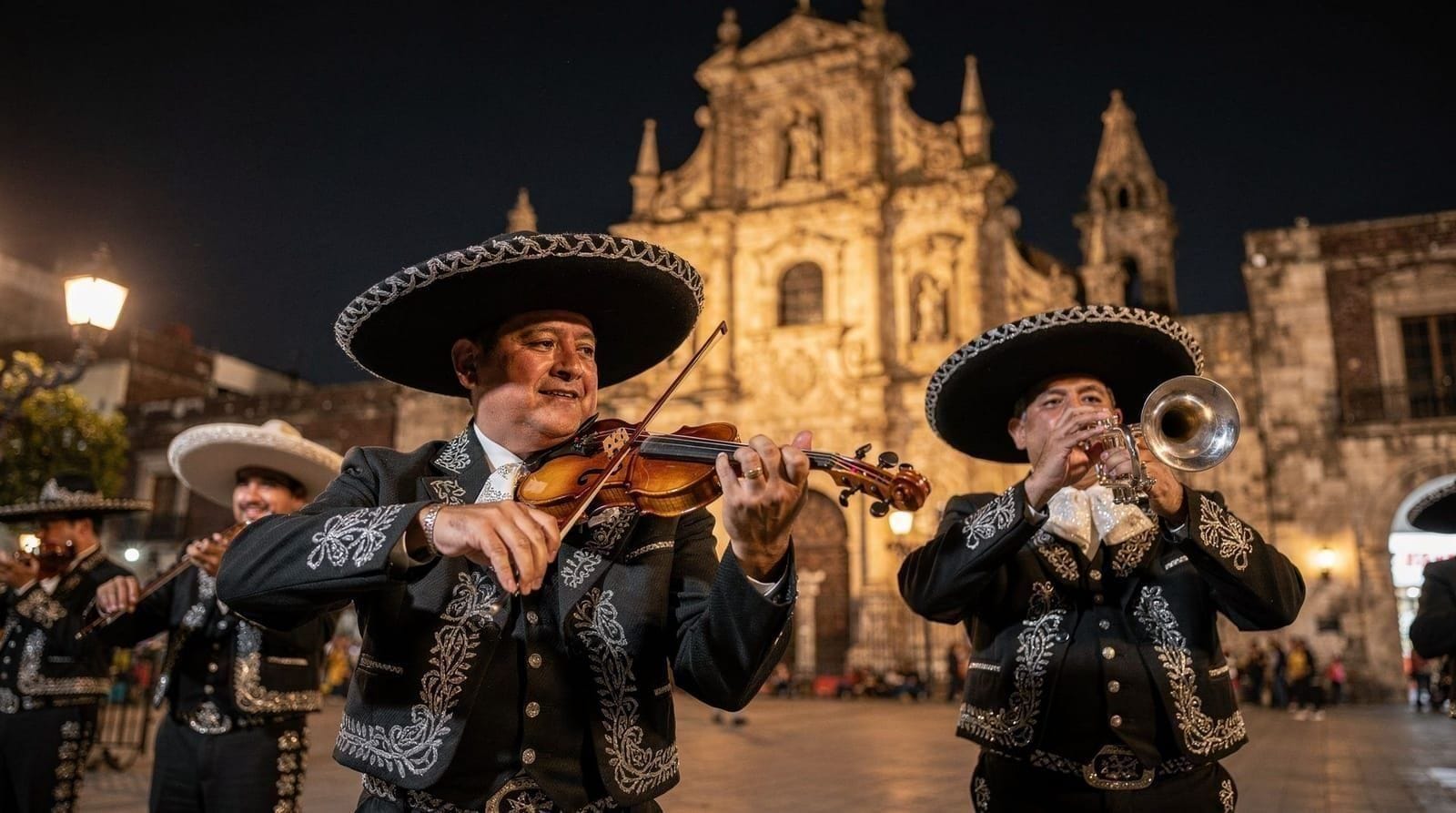Garibaldi et le mariachi à Mexico : le guide honnête — Guide honnête de la Plaza Garibaldi et du mariachi à Mexico — à quoi s'attendre,