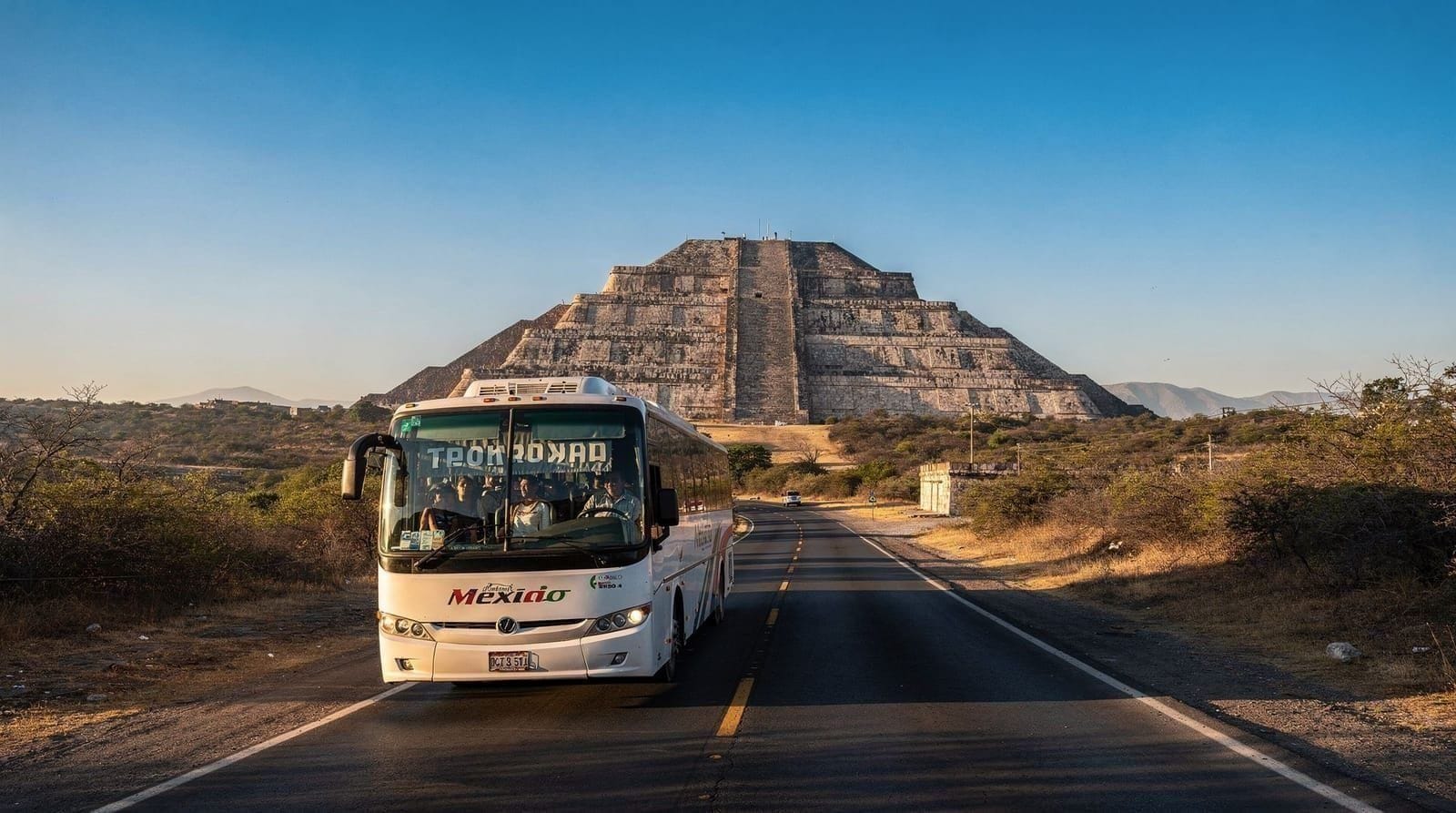 Comment se rendre à Teotihuacan depuis Mexico : toutes les options de transport — Bus public, Uber, visite organisée ou forfait montgolfière : tous les moyens de 
