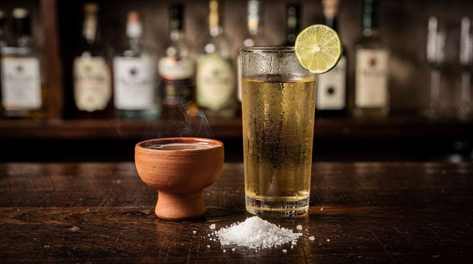 Mezcal vs tequila : que boire à Mexico et pourquoi — Guide honnête du mezcal vs tequila à Mexico — différences, comment déguster, où 